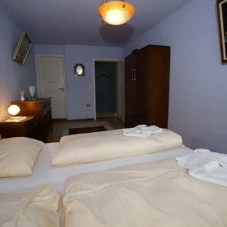 Traumstrasse Apartment *